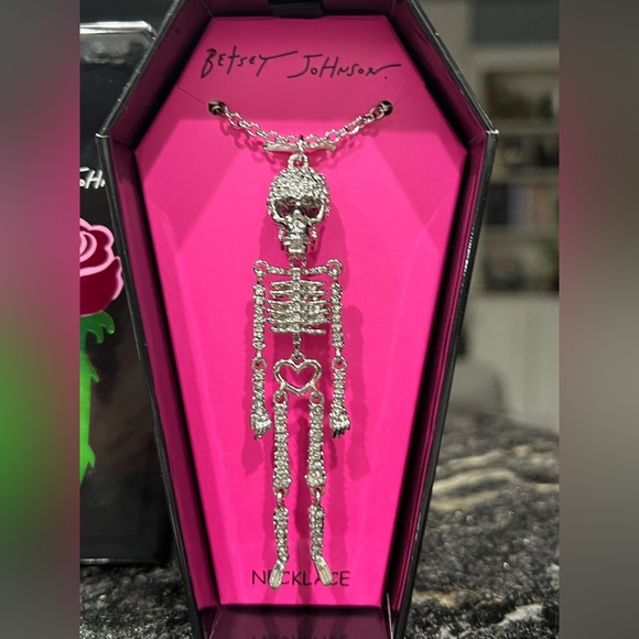 Halloween: Betsey Johnson Skeleton Pendant Blingy Crystal NEW in Coffin Package - Picture 2 of 6